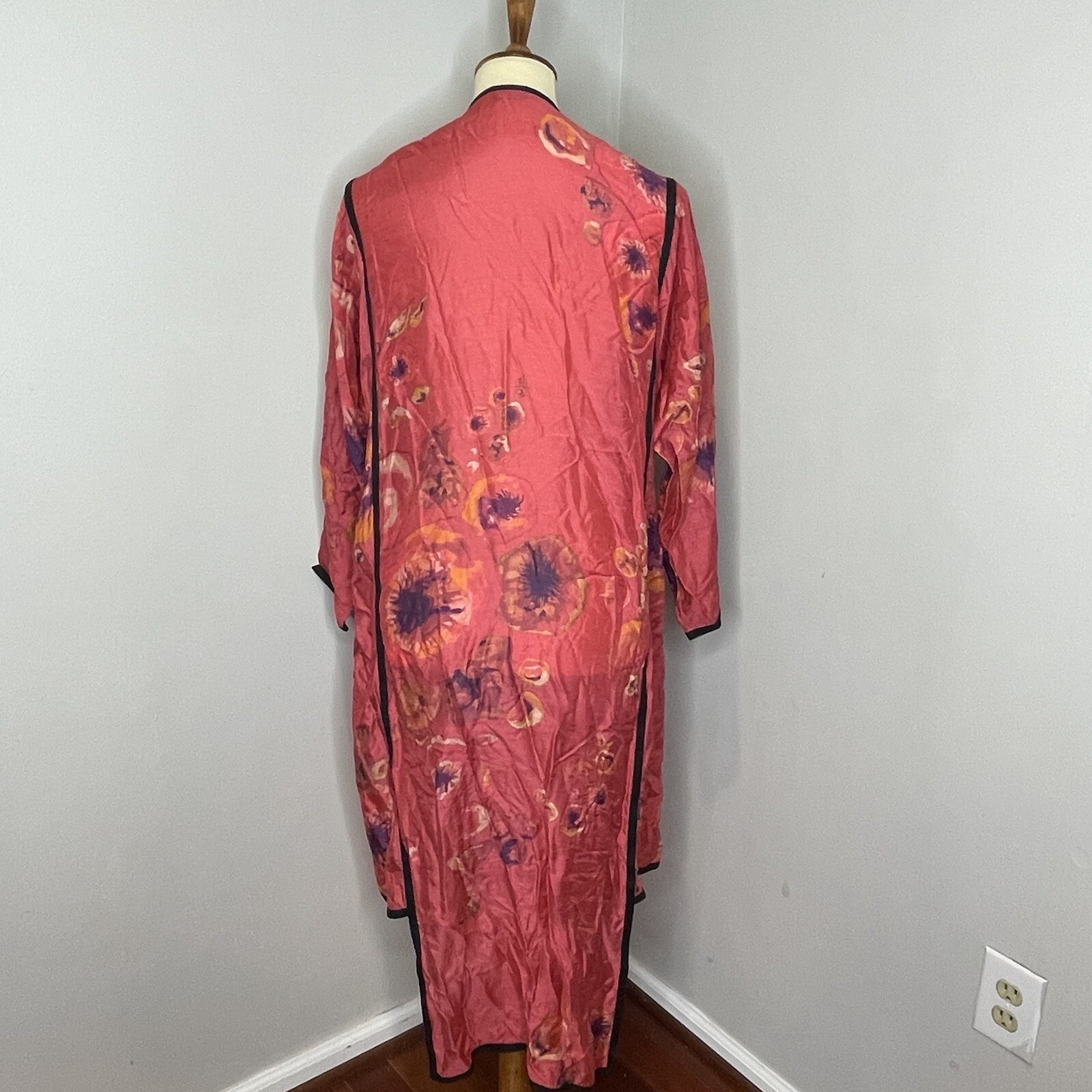 Saaksha & Kinni Long Sleeve Silk Pink Floral Cape Duster Medium M — image 3 of 4